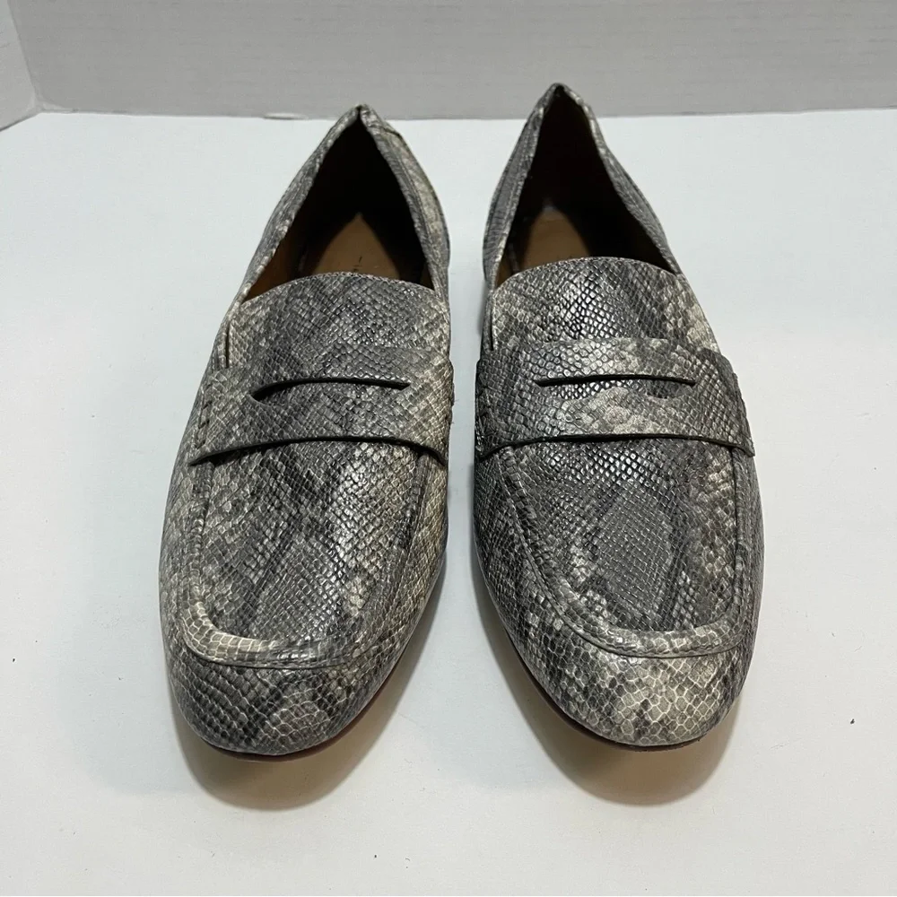 14th‎ & Union Gray Snakeskin Loafers